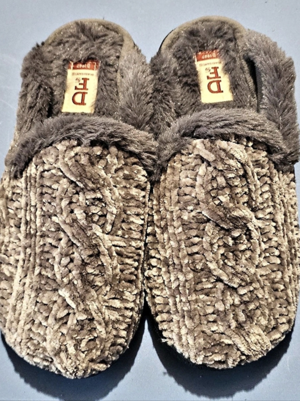 Dearfoams Claire Cable Knit Chenille Clog Slipper Slippers Brown US 5-6